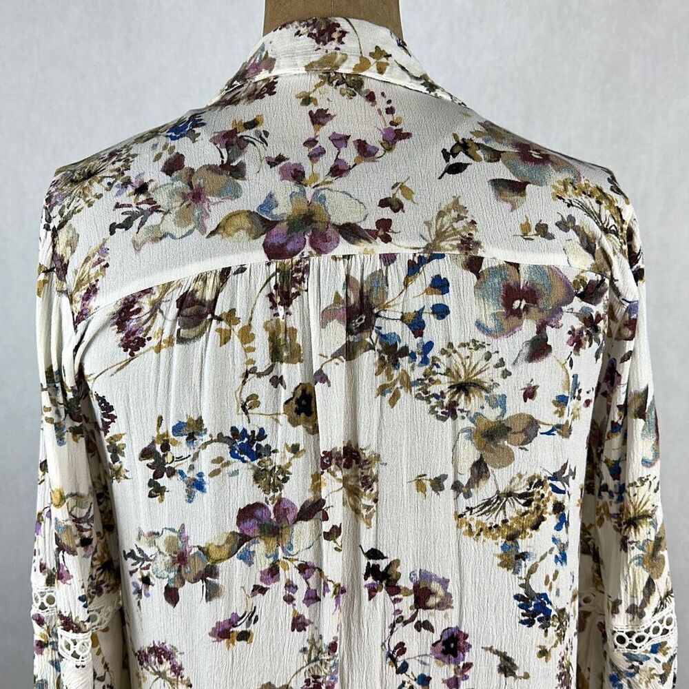 Altar’d State Button Down Blouse Shirt Top Floral Size Medium Lace Detail Ruffle - Picture 7 of 11